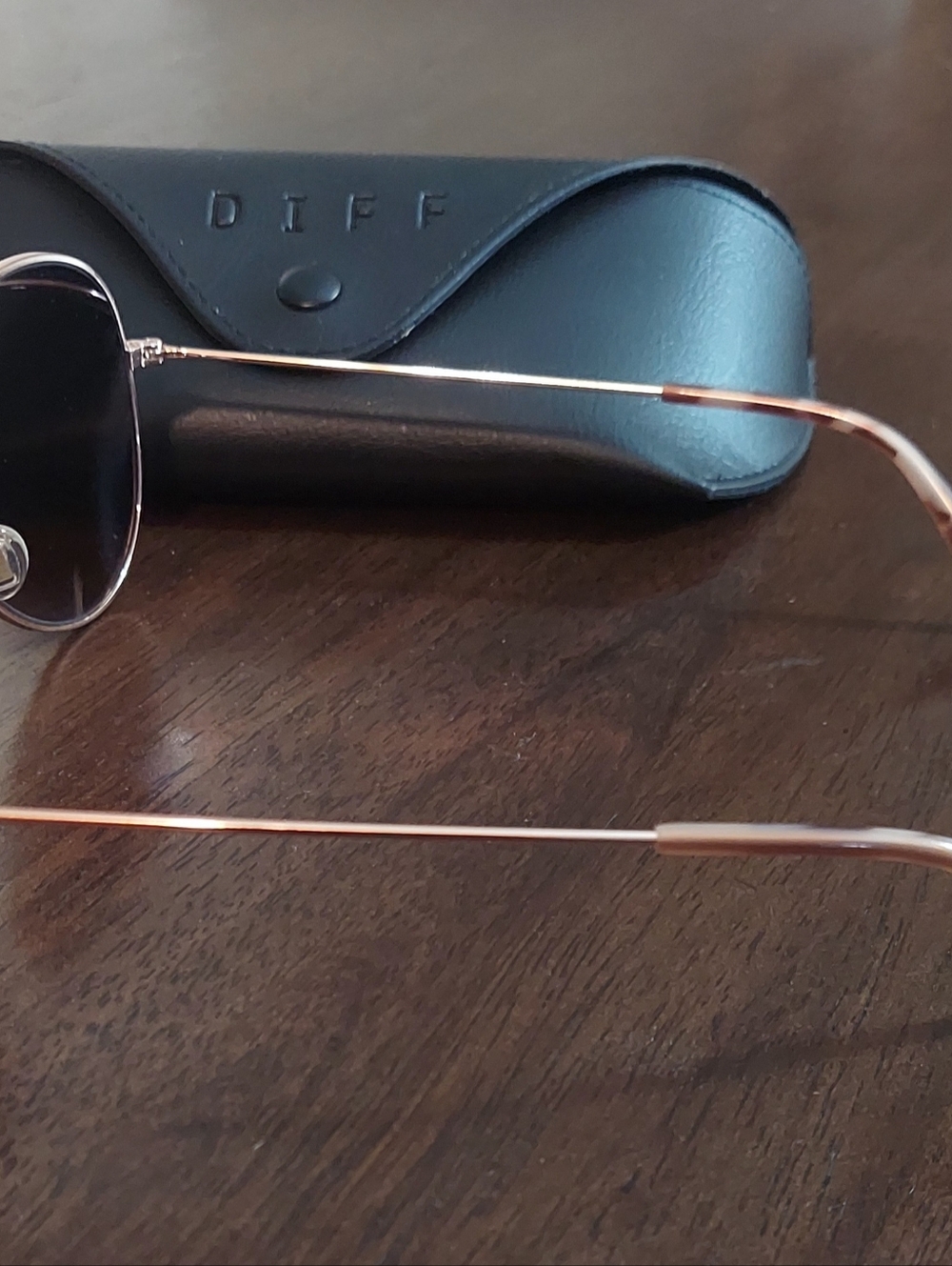 New Diff eyewear "Cruz" aviator gold gradient lens sunglasses. - Picture 4 of 5